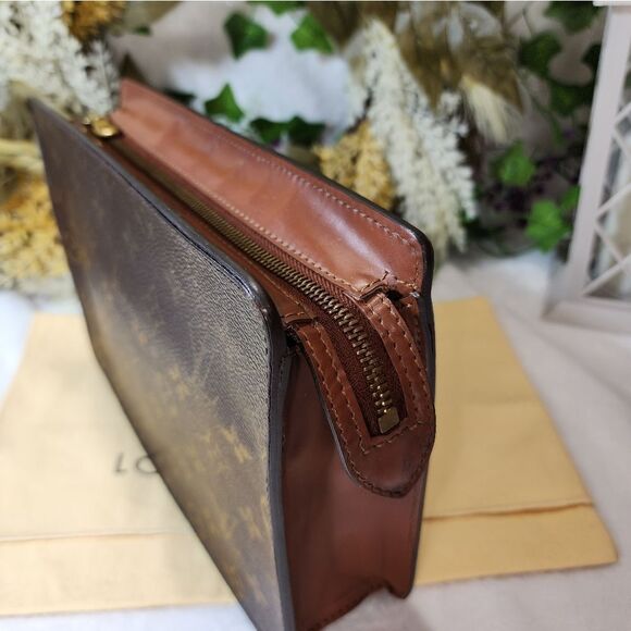 Authentic Louis Vuitton Monogram Toiletry Pouch with Dust Bag - Picture 10 of 17